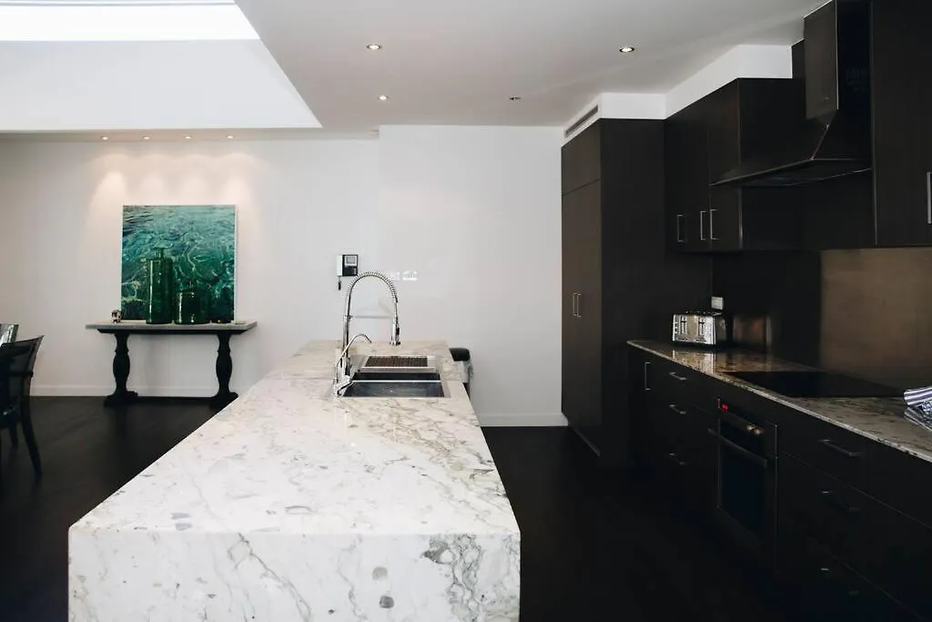 Villa Lifestyle And Location On 'The Island' At Kawana Parrearra Сasa de vacaciones