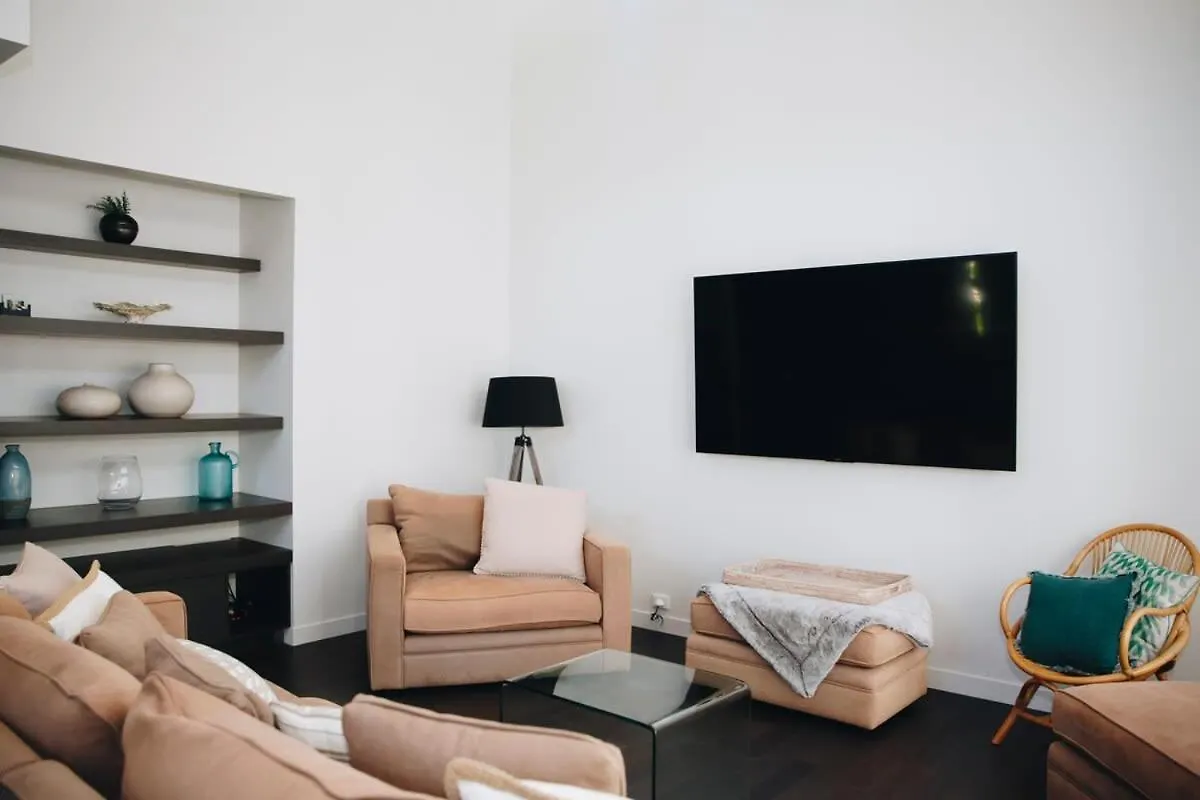 Villa Lifestyle And Location On 'The Island' At Kawana Parrearra